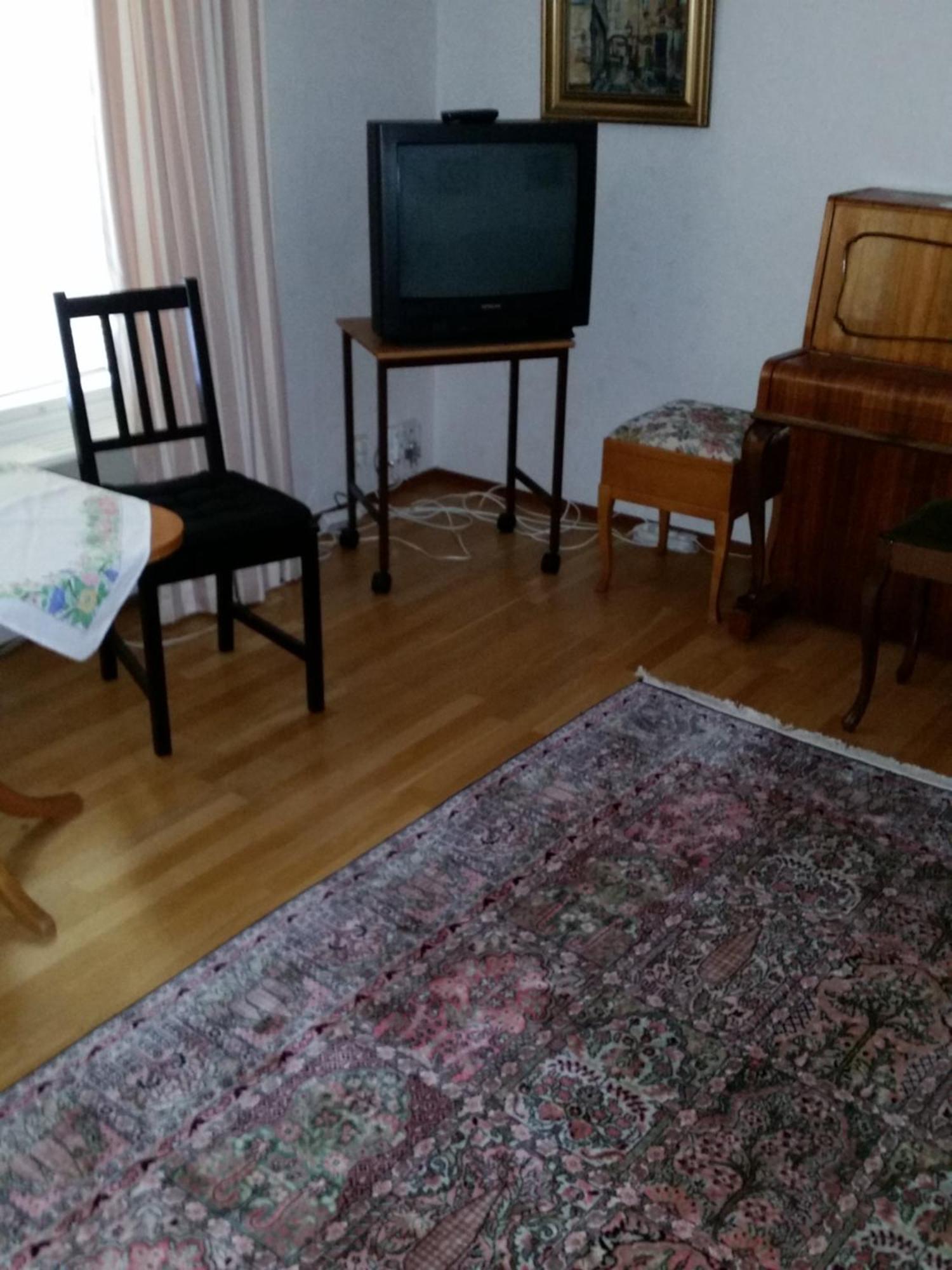 Marja-Liisa Vitikainen Apartamento Kungsängen Exterior foto